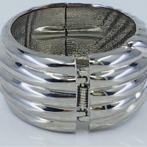 Vintage Chic Silver Women's Bracelet - Picture 4 of 5